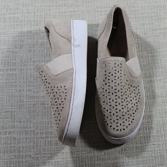 Vionic Size 6 Tan Perforated Slip On Sneakers - Picture 1 of 5